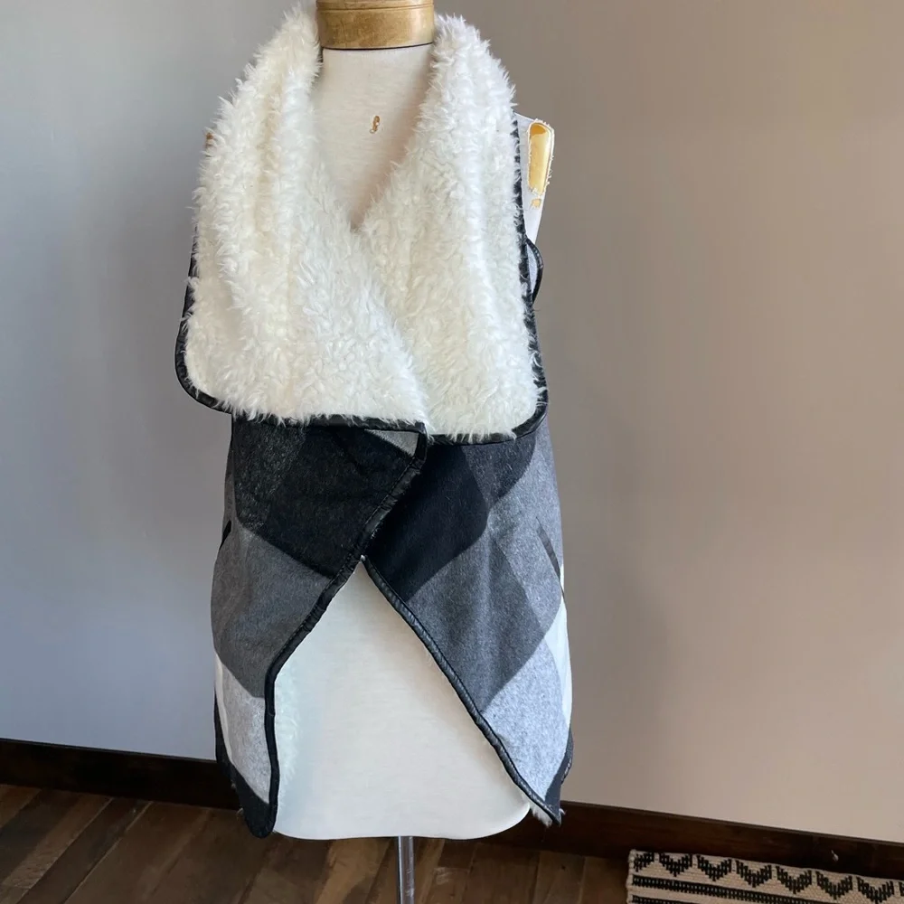 Me Jane Buffalo check wool vest fur L